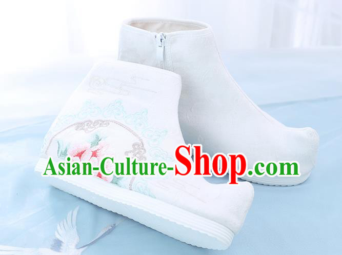 China Embroidered Short Boots National Cloth Shoes Traditional Hanfu Boots China Embroidered Short Boots National Cloth Shoes Traditional Hanfu Boots