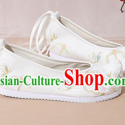 China Song Dynasty Noble Woman Embroidered Shoes National White Cloth Shoes Traditional Ancient Princess Hanfu Shoes