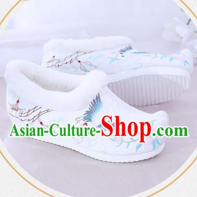 China National Winter Shoes Traditional White Cloth Shoes Embroidered Crane Shoes