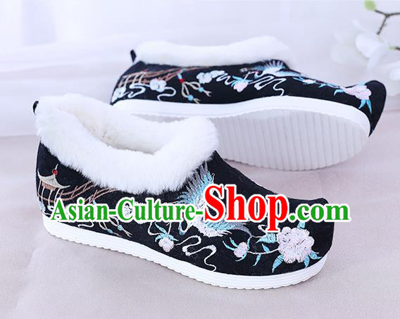 China Embroidered Crane Shoes National Winter Shoes Traditional Black Cloth Shoes China Embroidered Crane Shoes National Winter Shoes Traditional Black Cloth Shoes