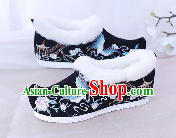 China Embroidered Crane Shoes National Winter Shoes Traditional Black Cloth Shoes China Embroidered Crane Shoes National Winter Shoes Traditional Black Cloth Shoes