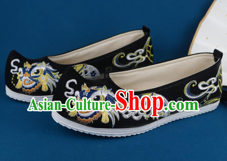Chinese Handmade Men Shoes Embroidered Lion Shoes Traditional Black Cloth Shoes Chinese Handmade Men Shoes Embroidered Lion Shoes Traditional Black Cloth Shoes