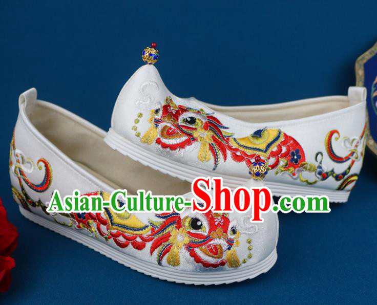 China Embroidered Lion Shoes Traditional Wedding White Cloth Shoes Ming Dynasty Princess Shoes China Embroidered Lion Shoes Traditional Wedding White Cloth Shoes Ming Dynasty Princess Shoes
