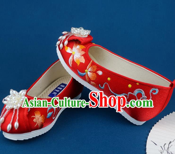 China Embroidered Shoes Traditional Wedding Red Cloth Shoes Pearls Tassel Shoes China Embroidered Shoes Traditional Wedding Red Cloth Shoes Pearls Tassel Shoes
