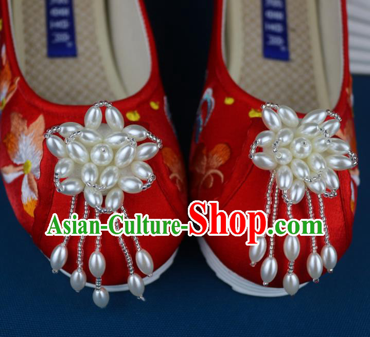 China Embroidered Shoes Traditional Wedding Red Cloth Shoes Pearls Tassel Shoes China Embroidered Shoes Traditional Wedding Red Cloth Shoes Pearls Tassel Shoes