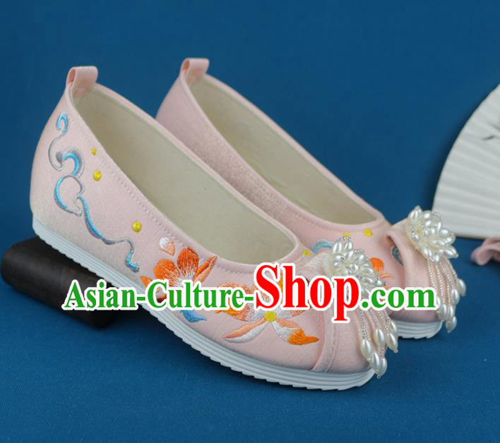 China Traditional Wedding Pink Cloth Shoes Pearls Tassel Shoes Embroidered Shoes China Traditional Wedding Pink Cloth Shoes Pearls Tassel Shoes Embroidered Shoes