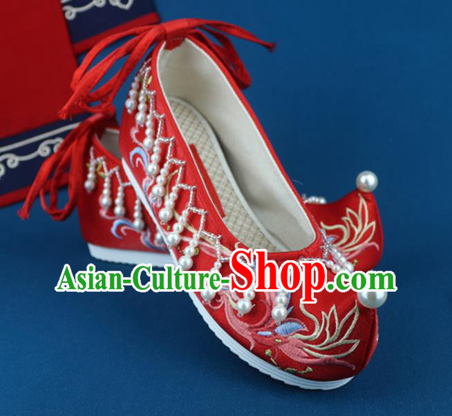 China Traditional Wedding Shoes Pearls Red Cloth Shoes Embroidered Phoenix Shoes China Traditional Wedding Shoes Pearls Red Cloth Shoes Embroidered Phoenix Shoes