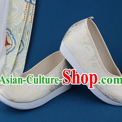 China Traditional Ming Dynasty Beige Brocade Shoes Ancient Princess Shoes