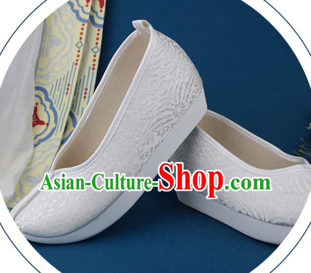 China Ancient Princess Shoes Traditional Ming Dynasty White Brocade Shoes China Ancient Princess Shoes Traditional Ming Dynasty White Brocade Shoes