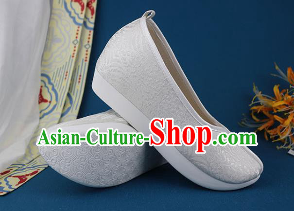 China Ancient Princess Shoes Traditional Ming Dynasty White Brocade Shoes China Ancient Princess Shoes Traditional Ming Dynasty White Brocade Shoes