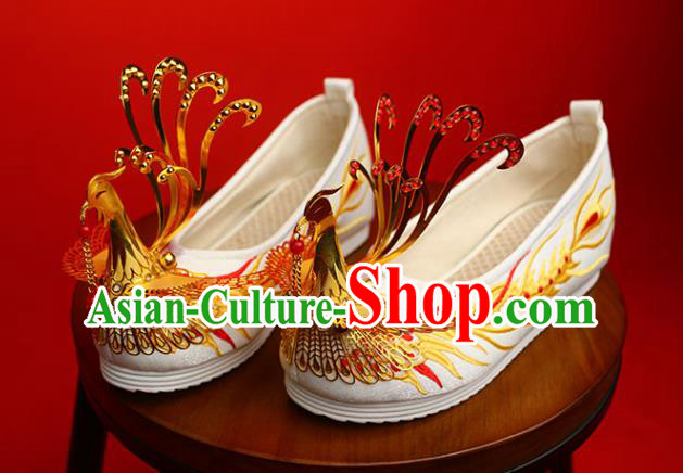 China Handmade Bride White Satin Shoes Golden Phoenix Shoes Traditional Wedding Shoes China Handmade Bride White Satin Shoes Golden Phoenix Shoes Traditional Wedding Shoes