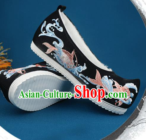 China Handmade Traditional Shoes National Winter Shoes Embroidered Fishes Black Cloth Shoes China Handmade Traditional Shoes National Winter Shoes Embroidered Fishes Black Cloth Shoes