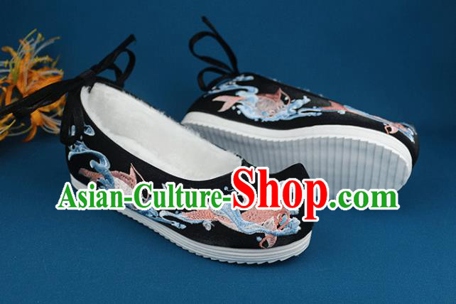 China Handmade Traditional Shoes National Winter Shoes Embroidered Fishes Black Cloth Shoes China Handmade Traditional Shoes National Winter Shoes Embroidered Fishes Black Cloth Shoes