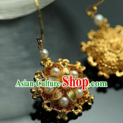 Chinese Ancient Empress Golden Flower Ear Jewelry Traditional Ming Dynasty Pearls Earrings Accessories