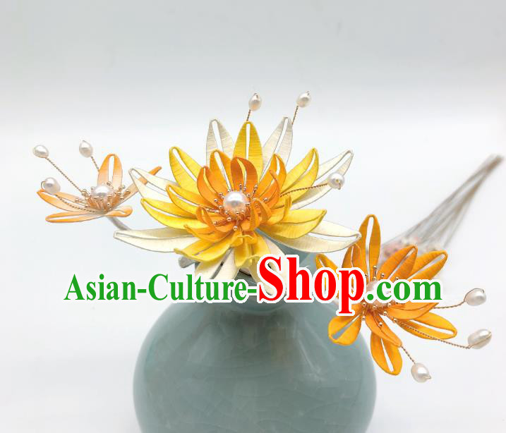 Chinese Handmade Yellow Silk Epiphyllum Hairpin Traditional Ming Dynasty Palace Lady Hair Stick Chinese Handmade Yellow Silk Epiphyllum Hairpin Traditional Ming Dynasty Palace Lady Hair Stick