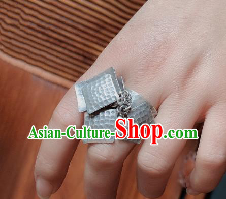 Chinese Handmade Ethnic Ring National Silver Carving Circlet Jewelry Chinese Handmade Ethnic Ring National Silver Carving Circlet Jewelry