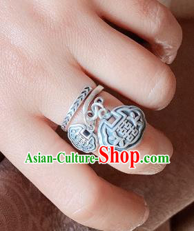 Chinese Handmade Ethnic Silver Carving Lock Ring National Wedding Circlet Jewelry Chinese Handmade Ethnic Silver Carving Lock Ring National Wedding Circlet Jewelry