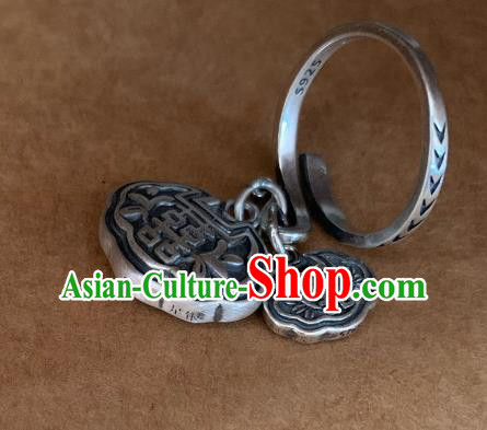Chinese Handmade Ethnic Silver Carving Lock Ring National Wedding Circlet Jewelry Chinese Handmade Ethnic Silver Carving Lock Ring National Wedding Circlet Jewelry