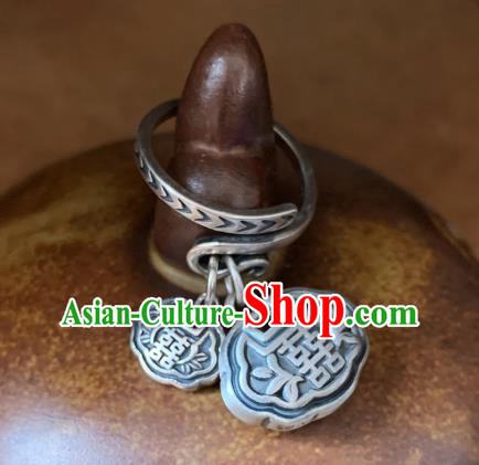 Chinese Handmade Ethnic Silver Carving Lock Ring National Wedding Circlet Jewelry Chinese Handmade Ethnic Silver Carving Lock Ring National Wedding Circlet Jewelry