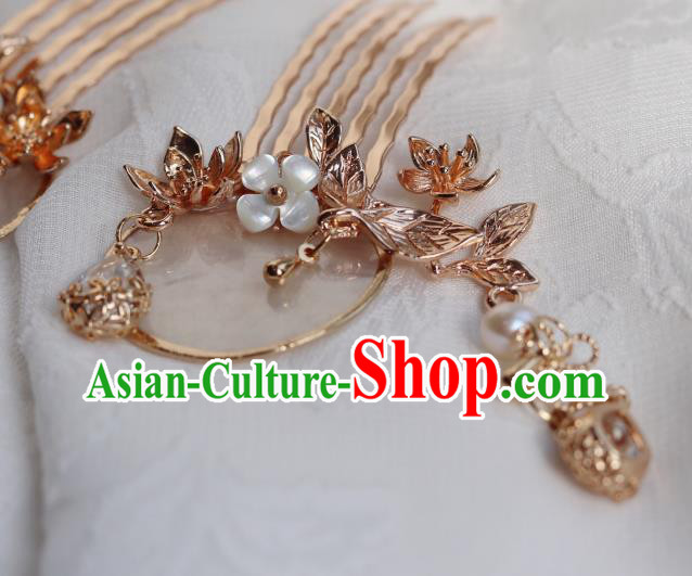 China Classical Golden Tassel Hair Comb Traditional Ming Dynasty Princess Shell Hairpin China Classical Golden Tassel Hair Comb Traditional Ming Dynasty Princess Shell Hairpin
