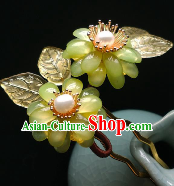 China Ancient Palace Lady Hairpin Traditional Ming Dynasty Green Chrysanthemum Hair Stick China Ancient Palace Lady Hairpin Traditional Ming Dynasty Green Chrysanthemum Hair Stick
