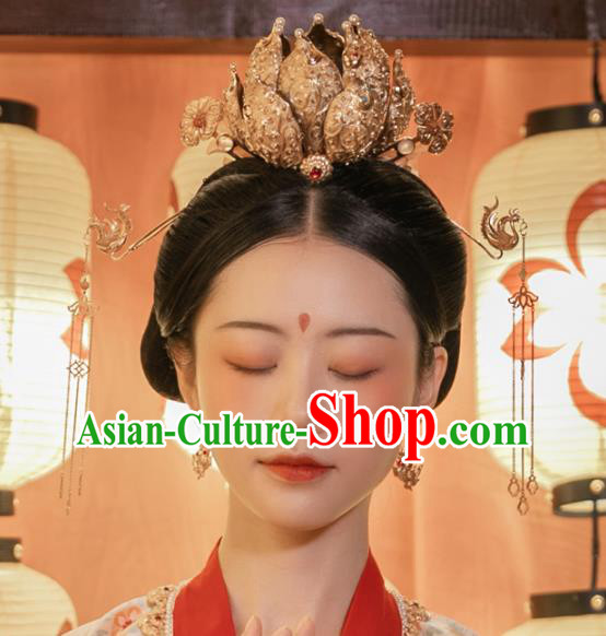 China Ancient Empress Pearls Chaplet Handmade Traditional Ming Dynasty Golden Lotus Hair Crown China Ancient Empress Pearls Chaplet Handmade Traditional Ming Dynasty Golden Lotus Hair Crown
