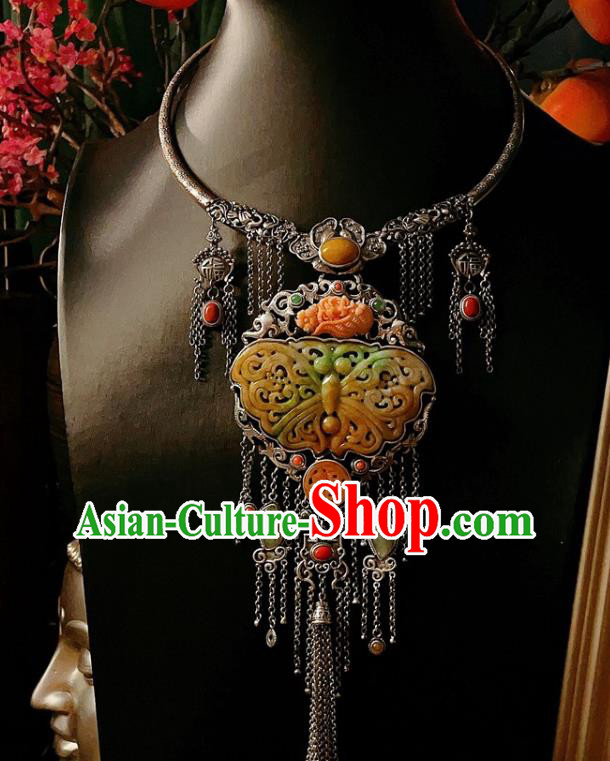 China Traditional Jade Carving Butterfly Necklace Accessories Handmade Silver Tassel Necklet Pendant China Traditional Jade Carving Butterfly Necklace Accessories Handmade Silver Tassel Necklet Pendant