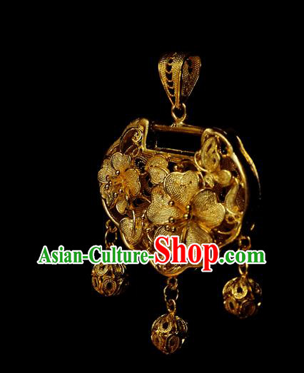 China Traditional Ming Dynasty Necklace Accessories Ancient Princess Golden Necklet Pendant China Traditional Ming Dynasty Necklace Accessories Ancient Princess Golden Necklet Pendant