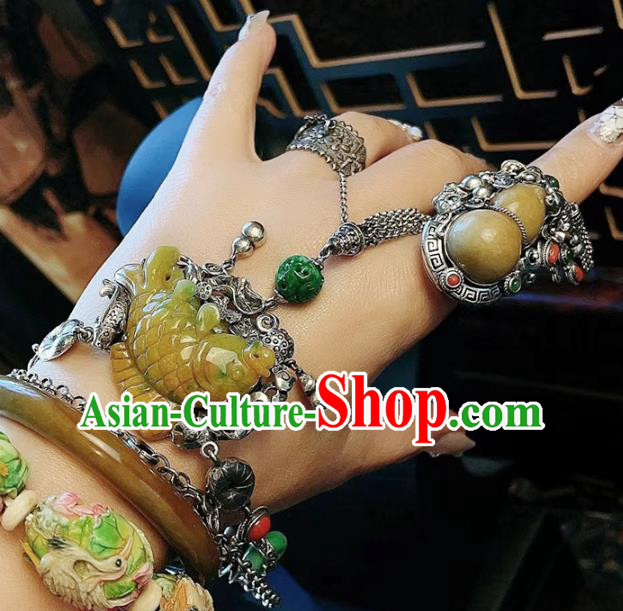 China Traditional Yellow Jade Carp Necklace Accessories Handmade Silver Tassel Necklet Pendant China Traditional Yellow Jade Carp Necklace Accessories Handmade Silver Tassel Necklet Pendant