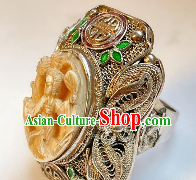Top Chinese National Carving Beauty Ring Jewelry Traditional Handmade Accessories Silver Circlet Top Chinese National Carving Beauty Ring Jewelry Traditional Handmade Accessories Silver Circlet