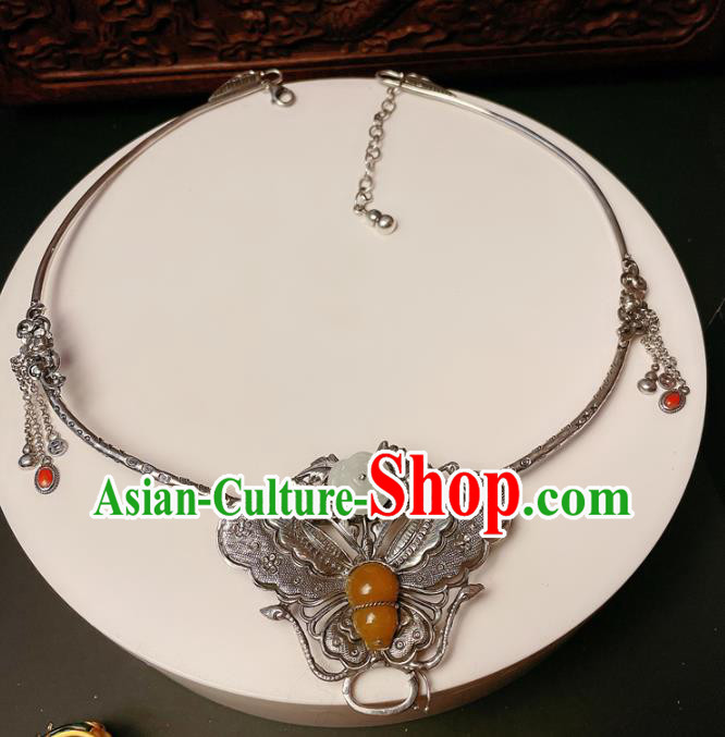 China Traditional Silver Butterfly Necklace Accessories Handmade Wedding Yellow Jadeite Gourd Necklet China Traditional Silver Butterfly Necklace Accessories Handmade Wedding Yellow Jadeite Gourd Necklet
