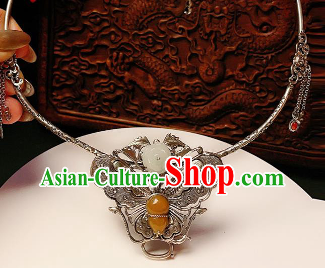China Traditional Silver Butterfly Necklace Accessories Handmade Wedding Yellow Jadeite Gourd Necklet China Traditional Silver Butterfly Necklace Accessories Handmade Wedding Yellow Jadeite Gourd Necklet