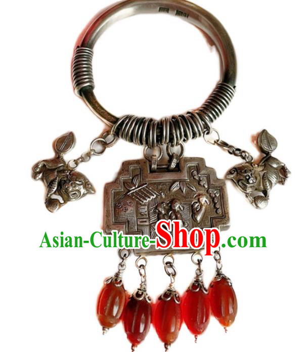 Handmade Chinese Silver Lock Bracelet Accessories Traditional Culture Jewelry Agate Tassel Bangle Handmade Chinese Silver Lock Bracelet Accessories Traditional Culture Jewelry Agate Tassel Bangle