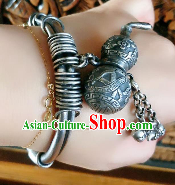 Handmade Chinese Bracelet Accessories Traditional Culture Jewelry National Silver Gourd Pendant Bangle Handmade Chinese Bracelet Accessories Traditional Culture Jewelry National Silver Gourd Pendant Bangle