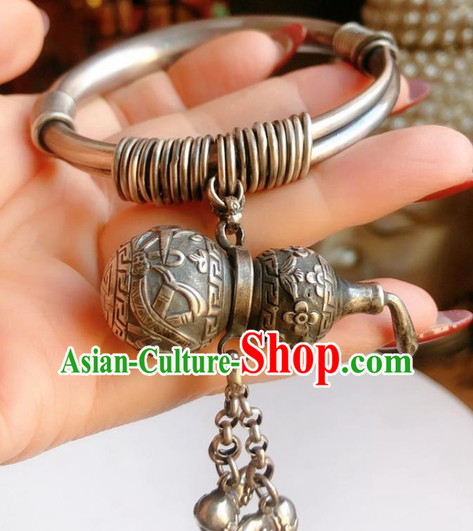 Handmade Chinese Bracelet Accessories Traditional Culture Jewelry National Silver Gourd Pendant Bangle Handmade Chinese Bracelet Accessories Traditional Culture Jewelry National Silver Gourd Pendant Bangle