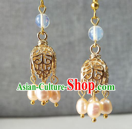Chinese Classical Tang Dynasty Palace Lady Ear Accessories Ancient Princess Pearls Golden Earrings Chinese Classical Tang Dynasty Palace Lady Ear Accessories Ancient Princess Pearls Golden Earrings