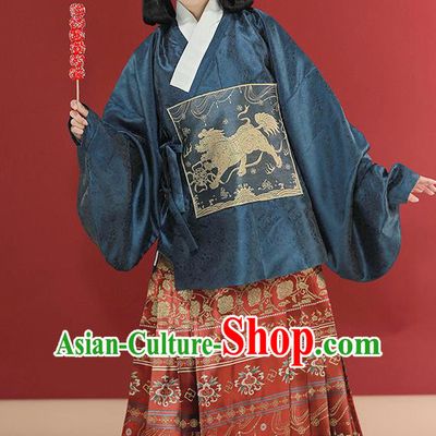 China Traditional Hanfu Dress Embroidered Clothing Ancient Ming Dynasty Winter Historical Costume for Patrician Lady