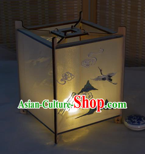 China Traditional New Year Lantern Handmade Embroidered Crane Desk Lamp Classical Palace Lantern China Traditional New Year Lantern Handmade Embroidered Crane Desk Lamp Classical Palace Lantern