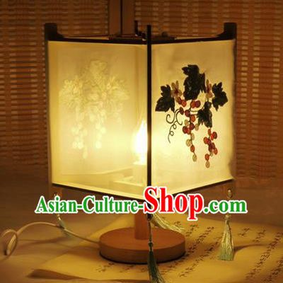 China Classical Cloth Palace Lantern Traditional New Year Desk Lantern Handmade Embroidered Grape Lamp