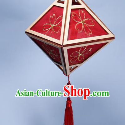 China Classical Rhombus Palace Lantern Traditional Spring Festival Red Silk Lanterns Handmade Embroidered Portable Lamp