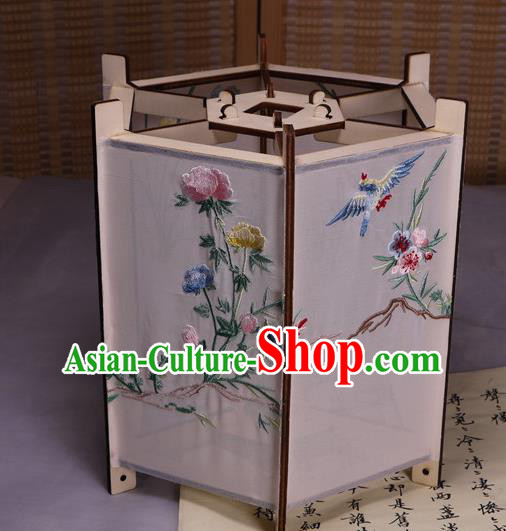 China Handmade Hanging Lamp Classical Embroidered Peony Palace Lantern Traditional Silk Hexagon Lanterns China Handmade Hanging Lamp Classical Embroidered Peony Palace Lantern Traditional Silk Hexagon Lanterns