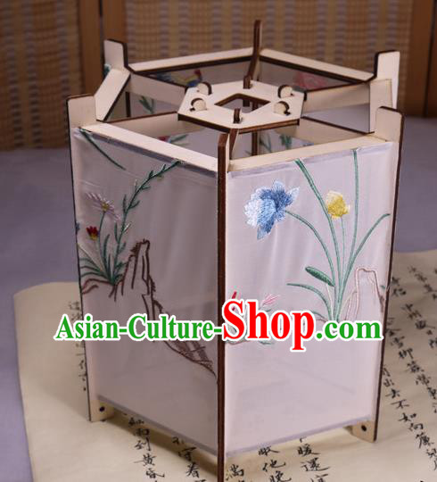 China Handmade Hanging Lamp Classical Embroidered Peony Palace Lantern Traditional Silk Hexagon Lanterns China Handmade Hanging Lamp Classical Embroidered Peony Palace Lantern Traditional Silk Hexagon Lanterns