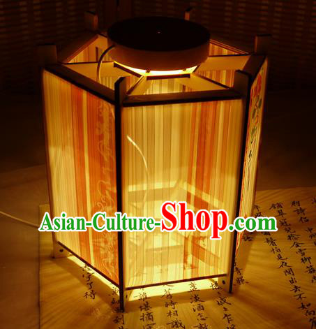China Classical Hexagon Palace Lantern Traditional Printing Silk Lanterns Handmade Portable Lamp China Classical Hexagon Palace Lantern Traditional Printing Silk Lanterns Handmade Portable Lamp