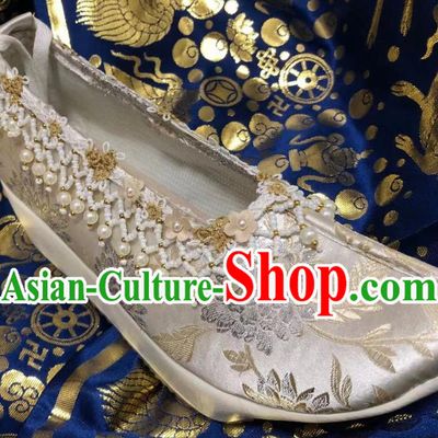 China Classical White Brocade Shoes Traditional Ming Dynasty Princess Shoes Pearls Hanfu Shoes