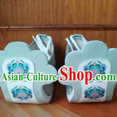 China Ancient Tang Dynasty Princess Lotus Shoes Traditional Hanfu Shoes Handmade Light Green Cloth Shoes