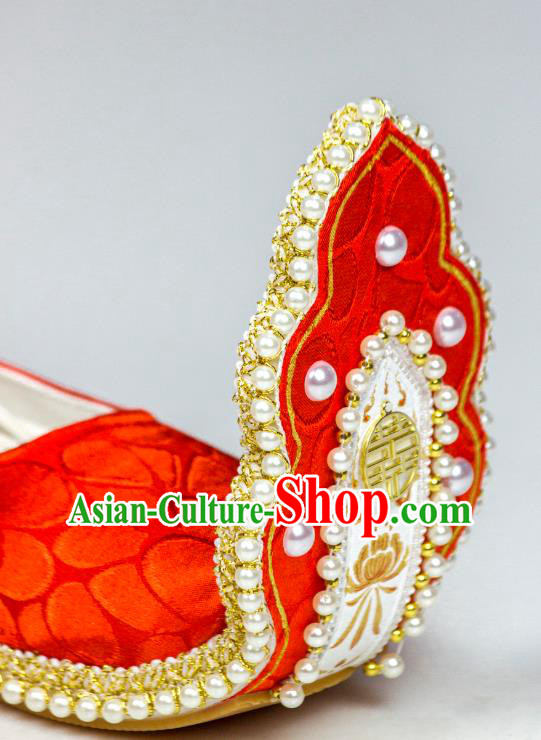 China Hanfu Wedding Shoes Traditional Song Dynasty Princess Pearls Shoes Classical Red Brocade Shoes China Hanfu Wedding Shoes Traditional Song Dynasty Princess Pearls Shoes Classical Red Brocade Shoes