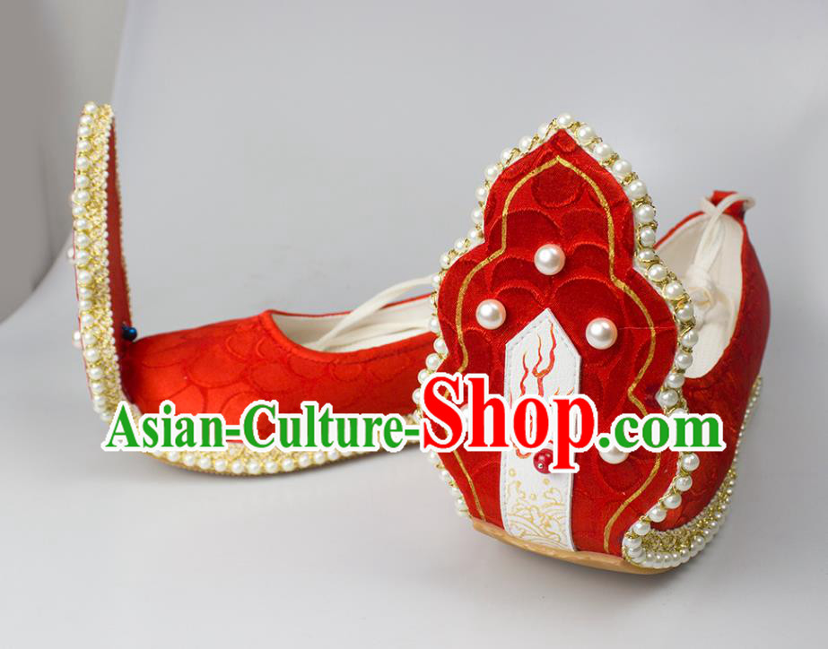 China Tang Dynasty Princess Shoes Classical Red Brocade Shoes Traditional Wedding Hanfu Pearls Shoes China Tang Dynasty Princess Shoes Classical Red Brocade Shoes Traditional Wedding Hanfu Pearls Shoes