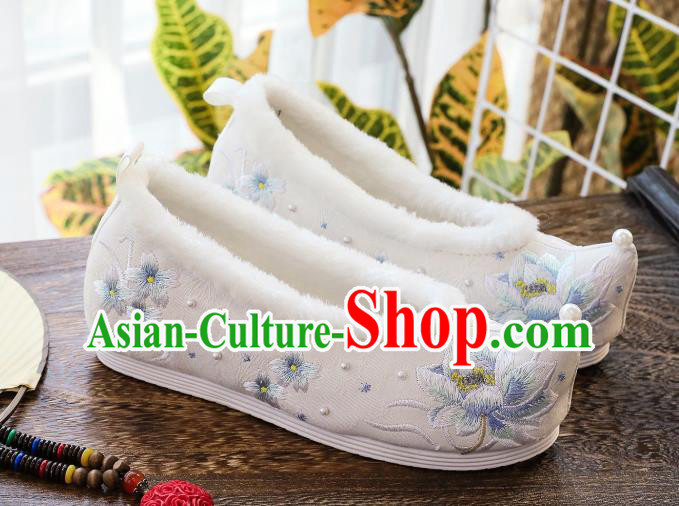 China Classical Embroidered Lotus Shoes Traditional Winter White Cloth Shoes Hanfu Shoes China Classical Embroidered Lotus Shoes Traditional Winter White Cloth Shoes Hanfu Shoes