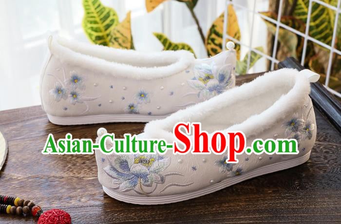 China Classical Embroidered Lotus Shoes Traditional Winter White Cloth Shoes Hanfu Shoes China Classical Embroidered Lotus Shoes Traditional Winter White Cloth Shoes Hanfu Shoes