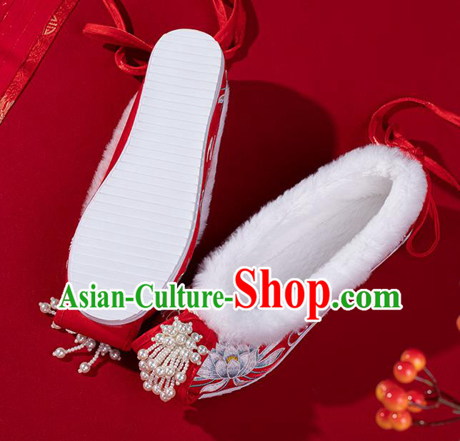China Ming Dynasty Shoes Classical Winter Red Brocade Shoes Traditional Wedding Hanfu Embroidered Shoes China Ming Dynasty Shoes Classical Winter Red Brocade Shoes Traditional Wedding Hanfu Embroidered Shoes